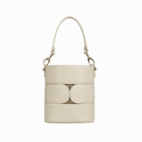 <ruby>BAUM<rt>バウム</rt></ruby>